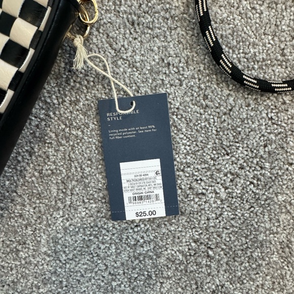 Universal Thread Purse - Picture 4 of 4